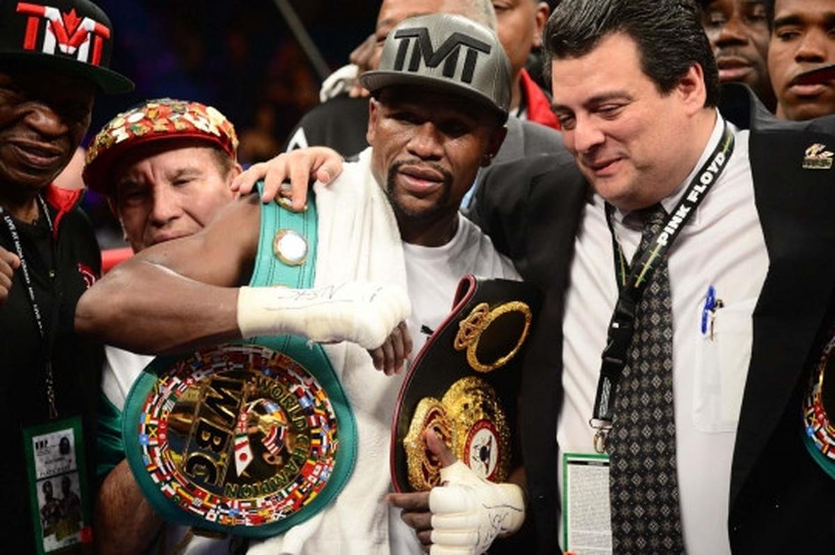 Ini pukulan-pukulan telak Mayweather di wajah Berto