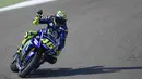 Tahun 2021 sendiri merupakan momen penting untuk karier Valentino Rossi pada ajang MotoGP. Pasalnya ia hanya butuh satu podium lagi untuk mencapai 200 podium di kelas MotoGP. (AFP/Javier Soriano)