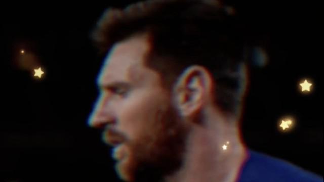 Berita video TikTok Bola.com kali ini menampilkan karya video editor, Okie Prabhowo, yang mencoba membuat lagu berjudul Lionel Messi, sang bintang Barcelona.