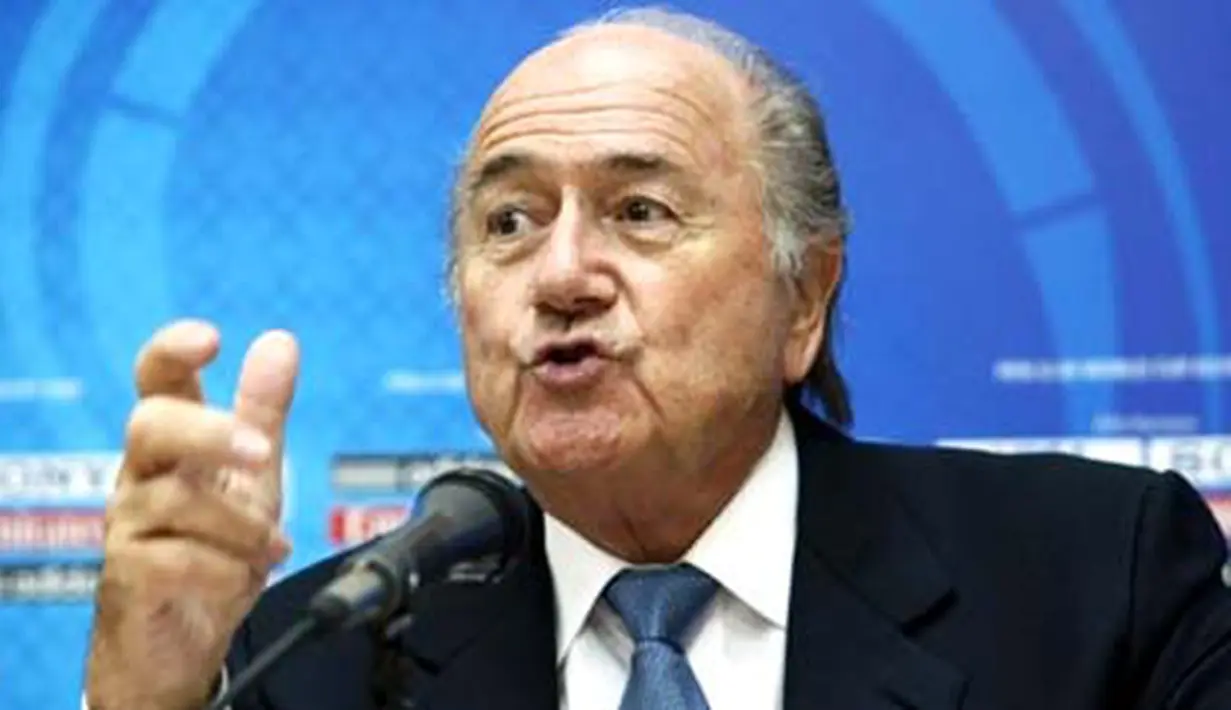 Konferensi pers Presiden FIFA, Joseph Blatter di Borg El-Arab Military Stadium, 220 km utara Kairo jelang upacara pembuka Piala Dunia U-20 di Mesir. AFP PHOTO/CRIS BOURONCLE 