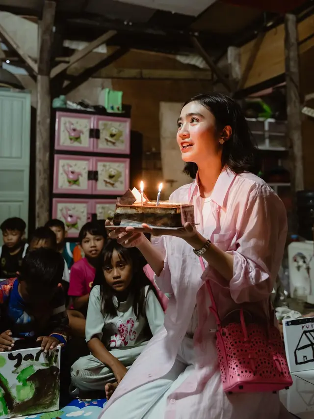 7 Momen Febby Rastanty Rayakan Ulang Tahun Bareng Anak-Anak di Kampung Pemulung