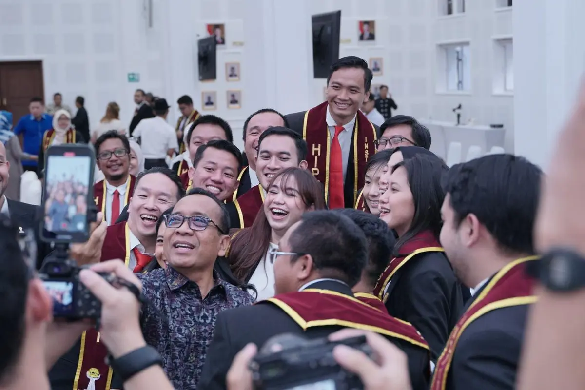 Menteri Koordinator Bidang Pembangunan Manusia dan Kebudayaan, Pratikno, menghadiri  acara pelantikan dan simposium nasional yang telah berlangsung di Kementerian Koordinator Bidang Pembangunan Manusia dan Kebudayaan (Istimewa)