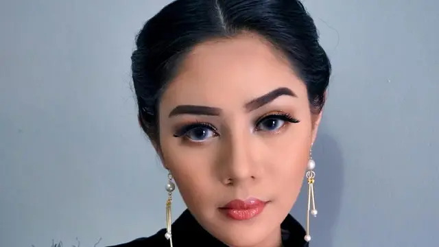 [Fimela] Saphira Indah