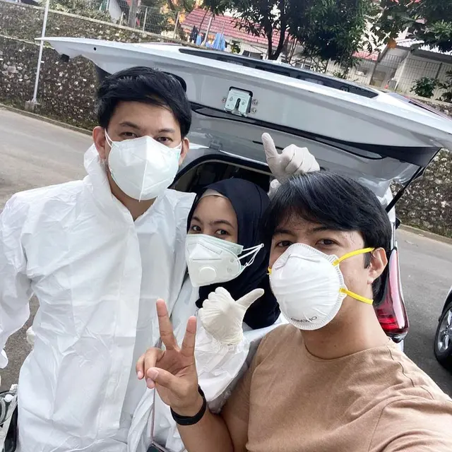 6 Potret Andi Arsyil dan Adiknya yang Seorang Dokter, Bak Pasangan Kekasih