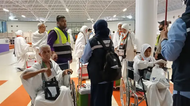 Arahan Dirjen PHU untuk Petugas Haji: Jangan Ada Jemaah Berpindah Sendirian Tanpa Didampingi