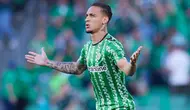 Antony dalam pertandingan Real Betis vs Fiorentina di Conference League, Jumat dini hari WIB (2-5-2025). Betis menang 2-1 di Stadion Benito Villamarin,&nbsp;Antony mencetak gol kedua Betis. (X @RealBetis_en)&nbsp;