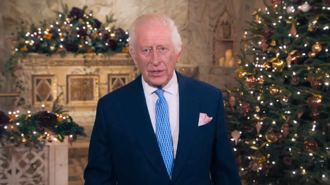Raja Charles III mengucap pidato Natal 2024. (YouTube/  The Royal Family)