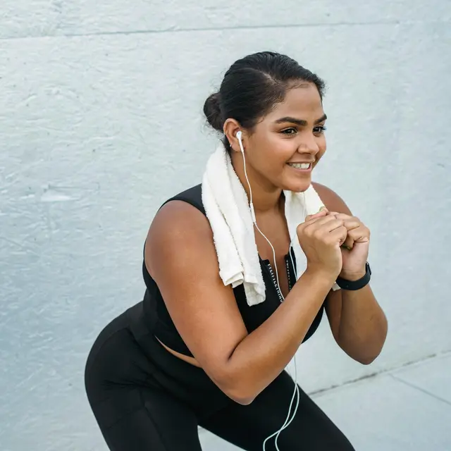 Kenalan dengan Cossack Squat, Satu Gerakan untuk Pinggul Lebih Lentur