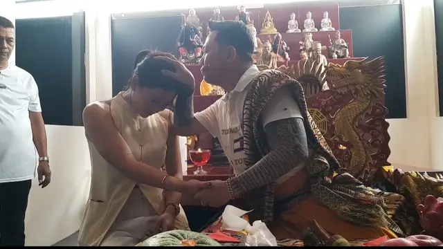 Wendy Walters dan Suhu Siam