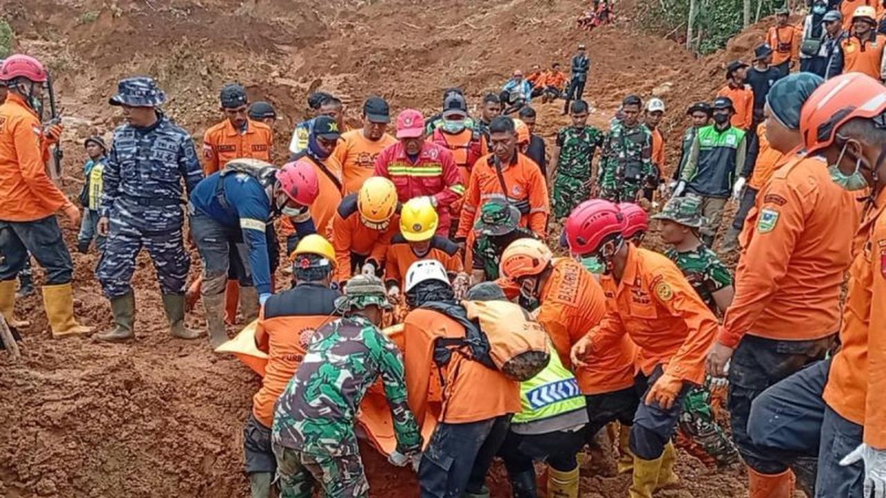 Korban Longsor Cilacap Capai 12 Orang, Pencarian Terus Berlanjut di Hari Keempat