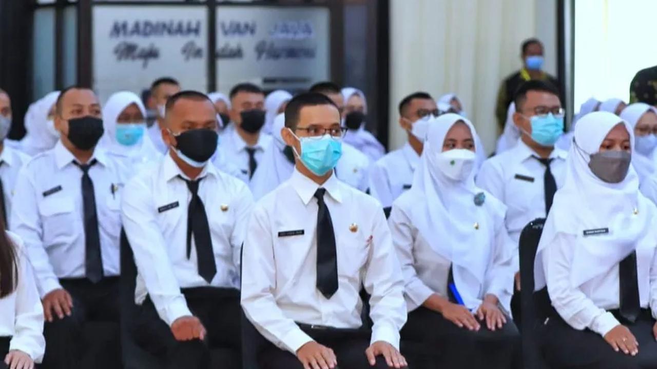 "Kita ada tim namanya BKN Ciset Computer Security Insiden Responsting. Jadi kalau ada pergerakan mencurigakan dari peserta langsung ketangkap oleh sistem,"