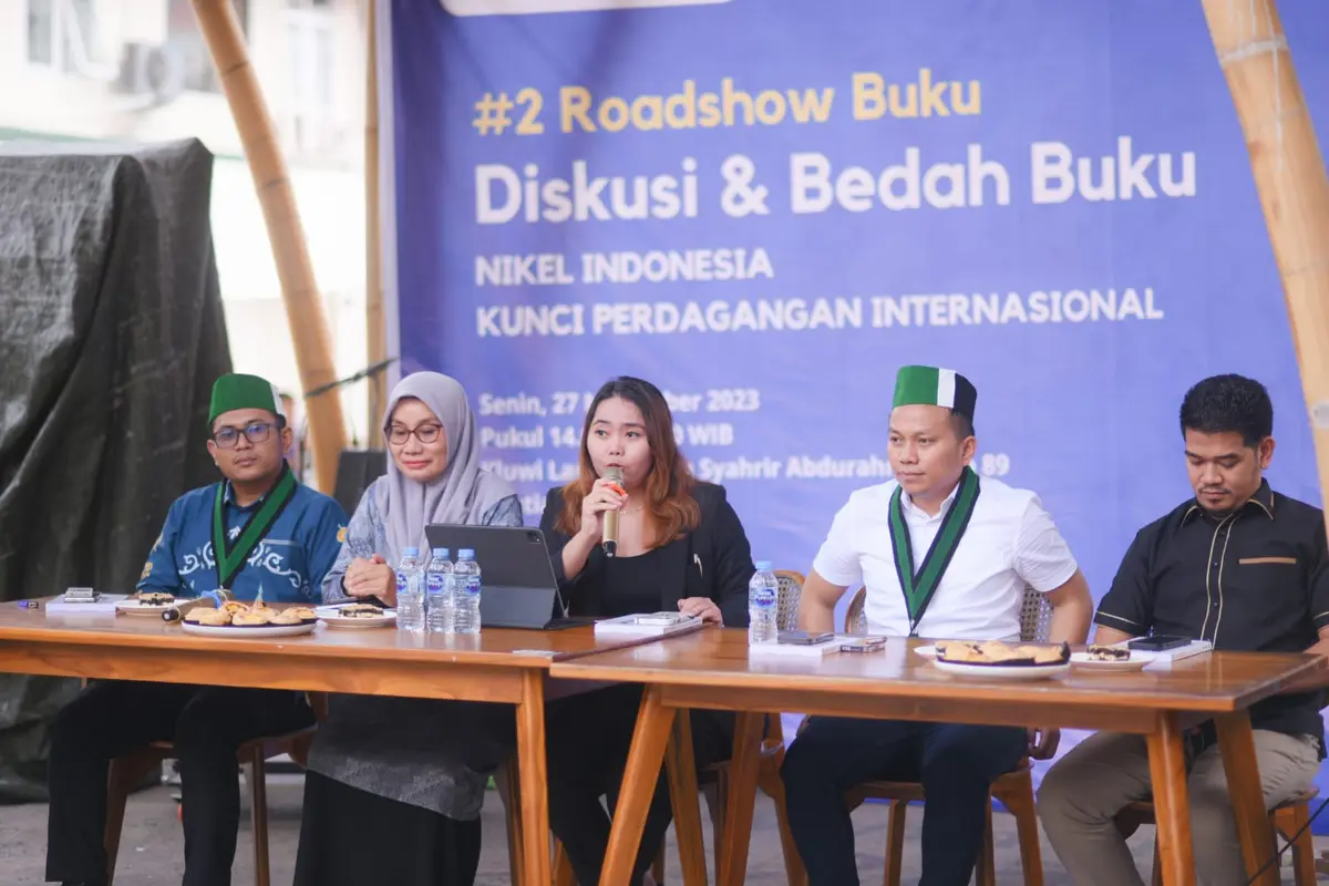 Pakar Hukum Perdagangan Internasional Elisa Sugito mengadakan forum bedah buku 'Nikel Indonesia: Kunci Perdagangan Internasional' di Kluwiland Pontianak, Kalimantan Barat.