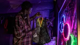 Kibera Fashion Week adalah sebuah platform yang diciptakan dari komunitas untuk mendefinisikan kembali mode dan kreativitas. (LUIS TATO/AFP)