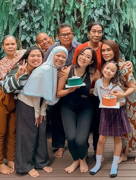 <p>[Instagram/gisel_la]</p>