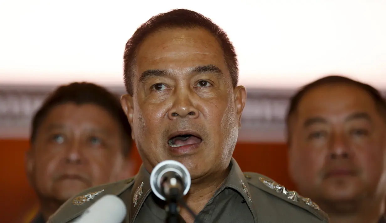 Kepala polisi Thailand, Somyot Pumpanmuang saat konferensi pers di Biro Polisi Metropolitan di Bangkok, Rabu (19/8/2015). Bom meledak di depan kuil Erawan, pada Senin (17/8) malam, menewaskan 20 orang termasuk satu WNI. (REUTERS/Chaiwat Subprasom)