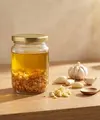 Cara membuat minyak bawang putih homemade (AI generated)