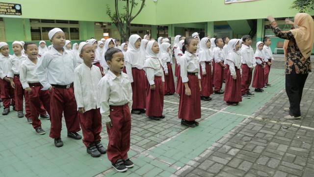 Menyanyi di Pagi Hari