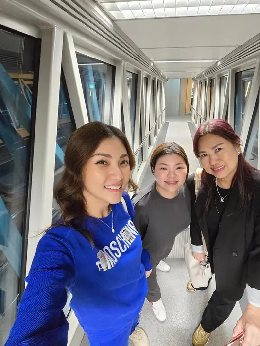 Potret selfie Sarwendah yang memperlihatkan kecantikan naturalnya tanpa riasan medok. [Foto: Instagram/sarwendah29]