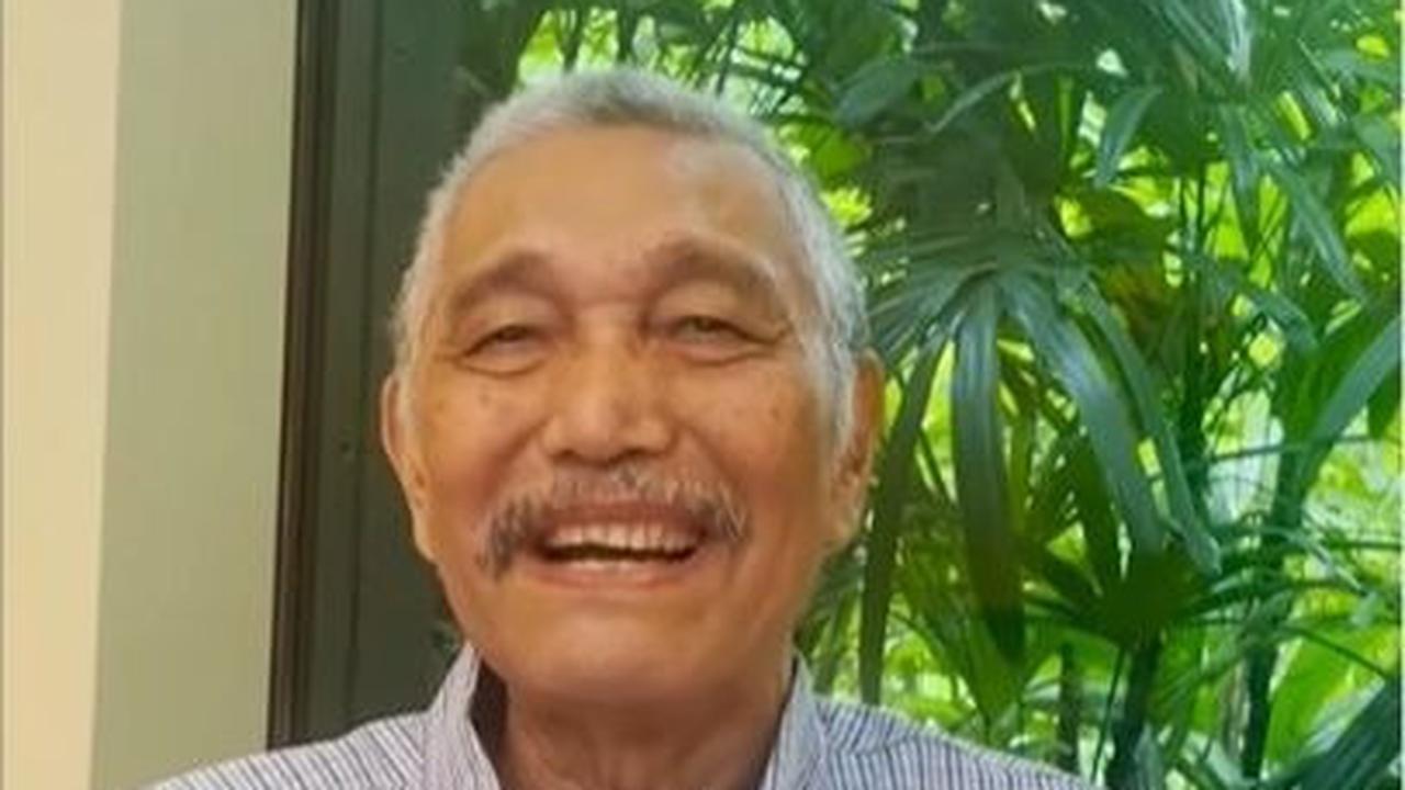 Dia malah bilang perubahan warna rambutnya mengindikasikan sudah rindu kembali ke Indonesia.&nbsp;