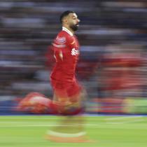 Aksi Mohamed Salah&nbsp;dalam laga Premier League antara Brighton vs Liverpool, Selasa (20/5/2025). (AP Photo/Ian Walton)
