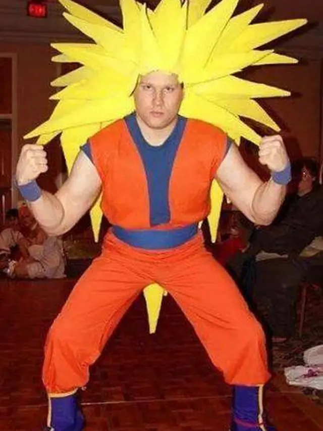 8 Potret Cosplay Gagal, Penampilannya Jadi Absurd Banget