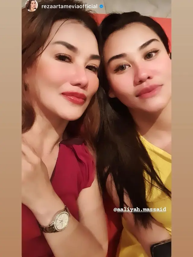 Selalu Tampil Kompak, Ini 6 Potret Liburan Reza Artamevia dan Aaliyah Massaid ke Bali