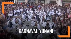 Genitsaroi dan Boules karnaval adalah tradisi tertua di Yunani. Para pria lajang menggunakan kostum kemudian berkeliling kota.