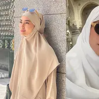 Di bulan Ramadan tahun in Ririn Ekawati jalani ibadah puasa sambil Umroh bersama keluarga. Selama menjalani ibadah Umroh, Ririn Ekawati tampil menawan dalam padu padan busana yang stylish [@ririnekawati]