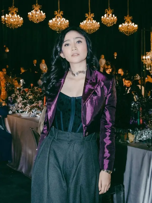 7 Inspirasi Model Baju Bridesmaid Satin Terbaru dari Amanda Khairunnisa hingga Tara Basro