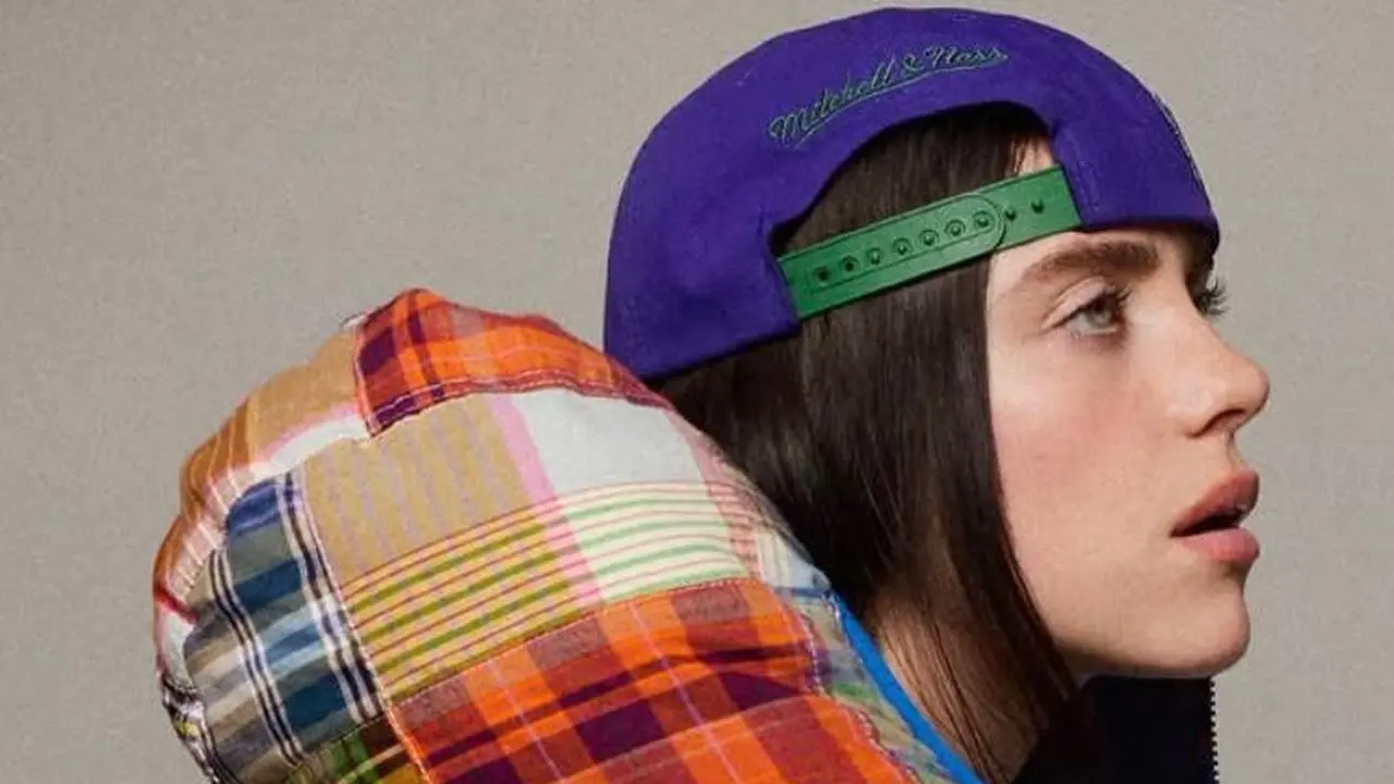 Gaya Billie Eilish tampil di majalah complex