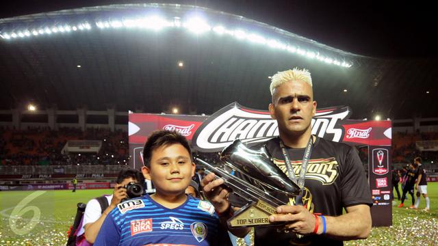 20170312-Cetak 11 Gol, Cristian Gonzales Jadii Pencetak Gol Terbanyak Piala Presiden 2017-Tebe