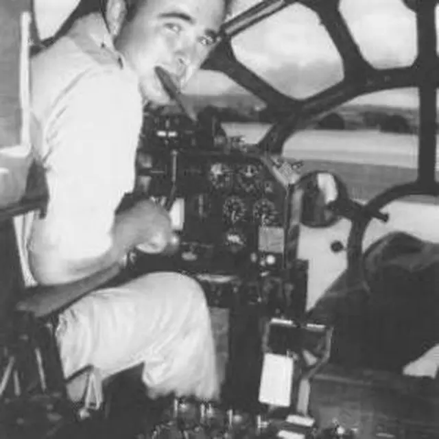 Charles Sweeney di Pulau Tinian