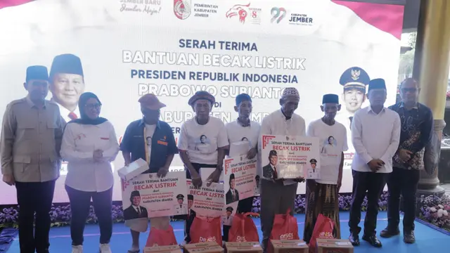 Presiden Prabowo Serahkan 100 Unit Becak Listrik di Jember, Prioritaskan Pengayuh Lansia