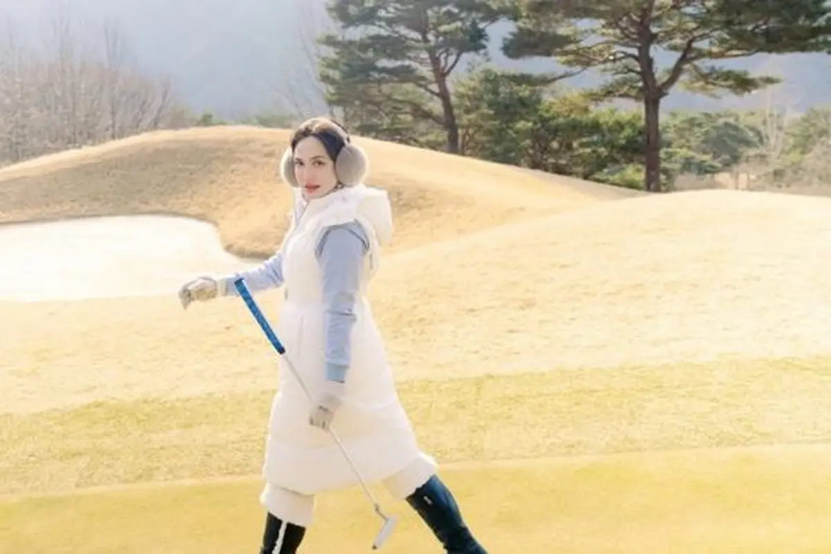 Potret Shandy Aulia Liburan ke Korea Selatan (credit: instagram/shandyaulia)
