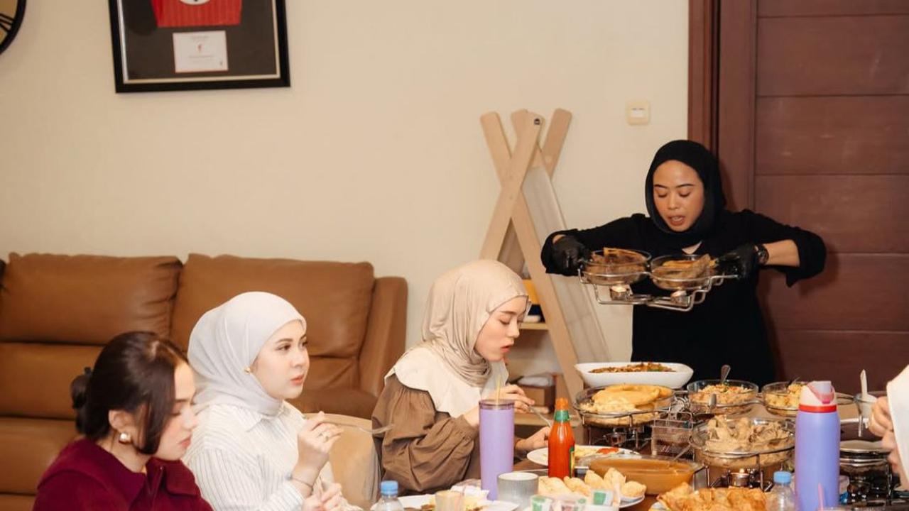 7 Potret Kebersamaan Geng Artis Mamayu Saat Bukber, Tunjukkan Keakraban dan Keseruan