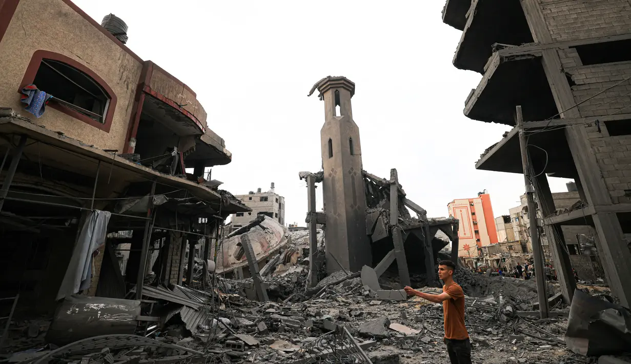 Tentara Israel mengatakan bahwa mereka telah menyerang lebih dari 500 target di Jalur Gaza dalam serangan semalam. (Mahmud HAMS/AFP)