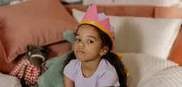 Emosi bukanlah perilaku yang buruk, melainkan sebuah sinyal internal yang sedang dirasakan oleh anak. [Dok/Pexels.com/kaylcottonbro studioabridge].