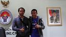 Evan Dimas bersama sahabatnya Fuguh Pangestu yang menemaninya selama di Spanyol. (Bola.com/Nicklas Hanoatubun)