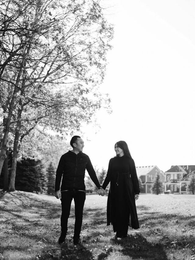 6 Potret Elegan Maternity Shoot Aliya Rajasa Bareng Keluarga, Siap Sambut Anak Keempat