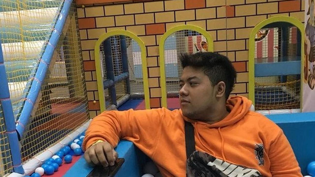 Potret Ganteng Adam Gifari Putra Rhoma Irama Jaga Warisan Budaya Jawa, Pilih Jadi Dalang & Tekuni Seni Karawitan