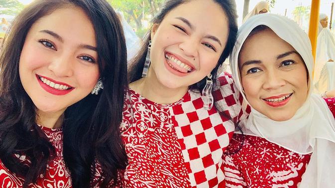 Potret Kebersamaan Marshanda dan Adiknya. (Instagram.com/marshanda99)