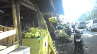 Sesuai tradisi, ketupat menjadi panganan wajib masyarakat Indonesia saat Lebaran.