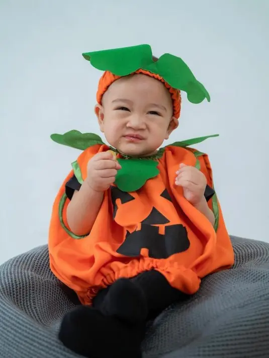 Tak hanya memamerkan ekspresi ngambek, Cipung justru sempat memamerkan wajah gemasnya @raffinagita1717.