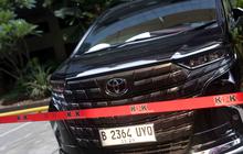 FOTO: Penampakan Alphard Mewah yang Disita dari Eks Wamenaker Noel