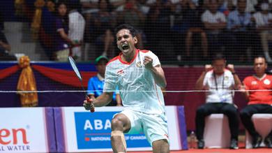 <p>Chico Aura Dwi Wardoyo membawa tim bulu tangkis beregu putra Indonesia lolos ke final SEA Games 2023 setelah menyumbang poin saat mengalahkan Singapura 3-1 di&nbsp;Badminton Hall Morodok Techo, Phnom Penh, Kamboja, Rabu (10/5/2023). (foto: PBSI)</p>