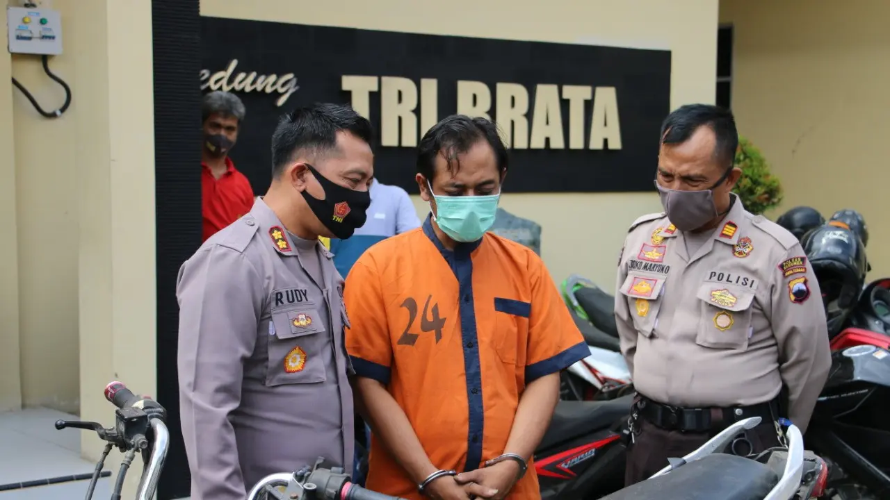 Emak-emak gagalkan penjambretan, di Kebumen, Jawa Tengah. (Foto: Liputan6.com/Polres Kebumen)