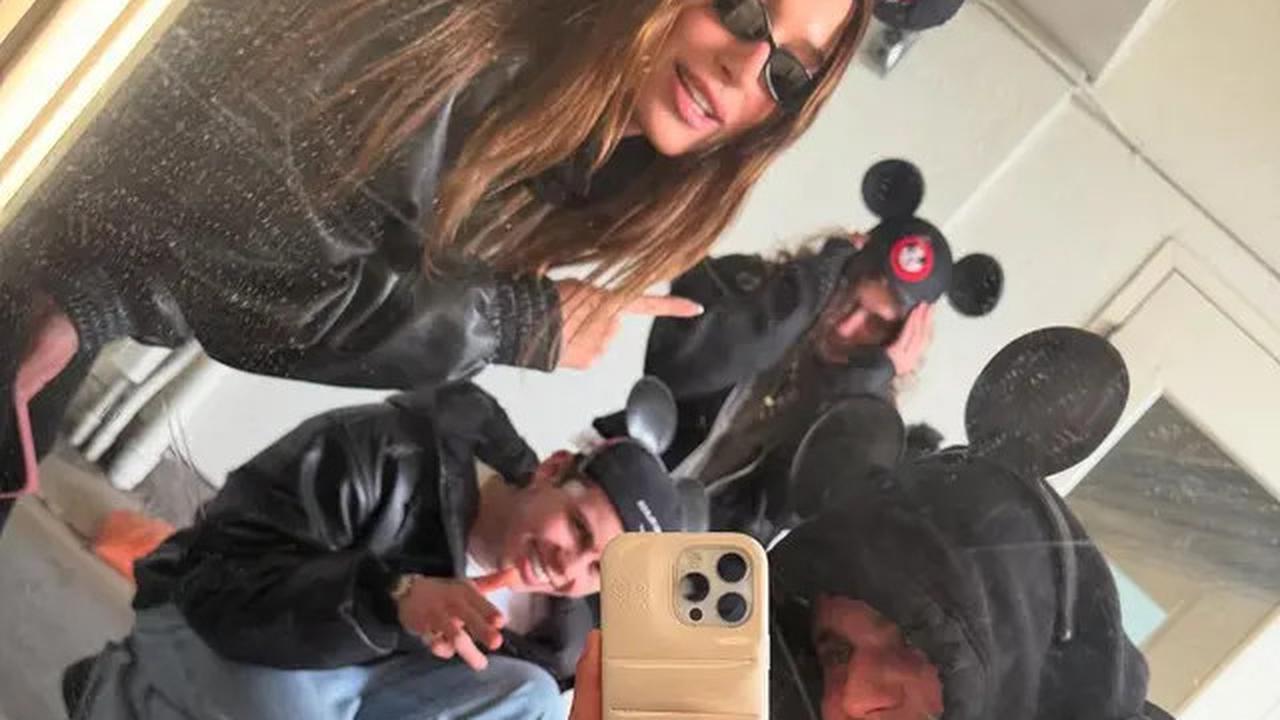 Usai Ungkap Soal Keraguan Diri, Justin Bieber dan Hailey Terlihat Habiskan Waktu Bersama di Disneyland