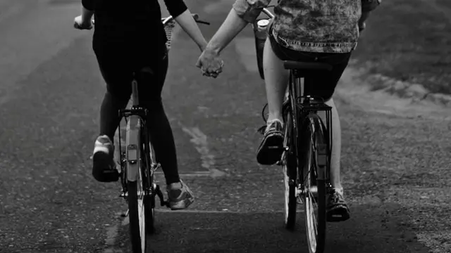 Cewek-cewek yang Pacarnya Nggak Romantis, Ayo Angkat Tangan!