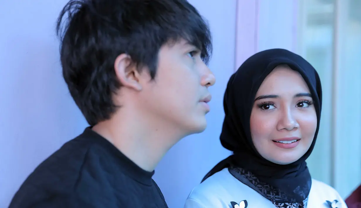 Bagi Zaskia, seringnya liburan bareng sang suami, membuat program memiliki buah hati menjadi tertunda. Liburan hanya sekedar untuk menikmati suatu daerah atau negara. (Deki Prayoga/Bintang.com)