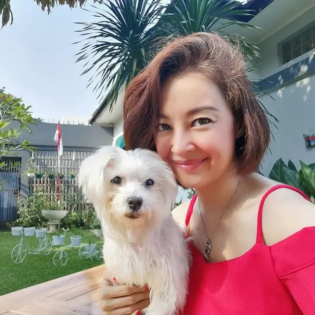 Putri Patricia Tetap Cantik Meski Tak Lagi Muda